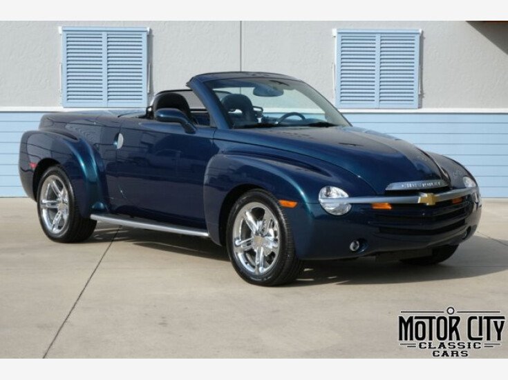 Thumbnail Photo undefined for 2005 Chevrolet SSR